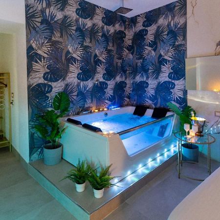 Mazzini Luxury Jacuzzy Suite CTA Exteriör bild